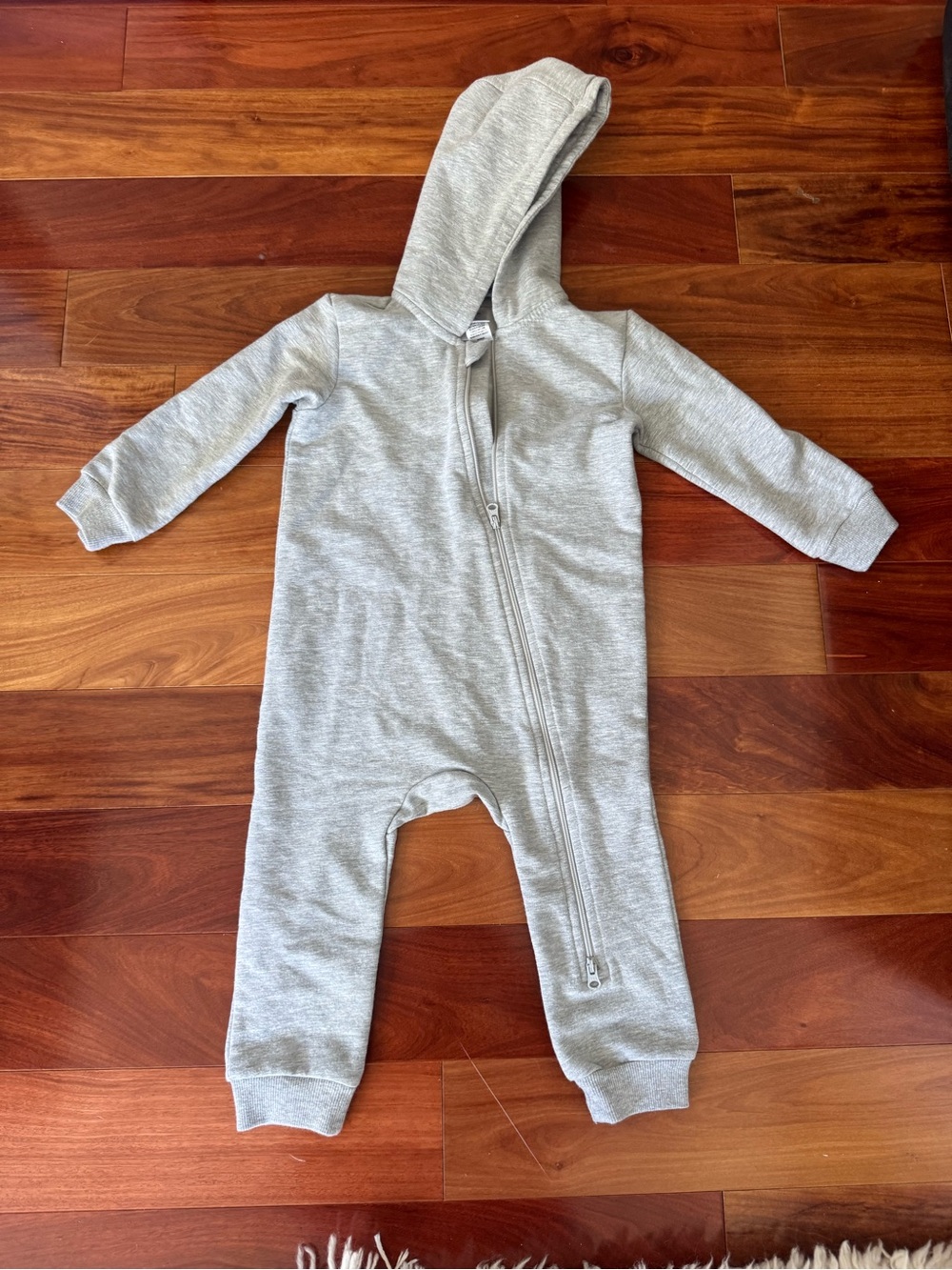 Nordstrom Light Gray Hooded Baby One-Piece Zipper Romper